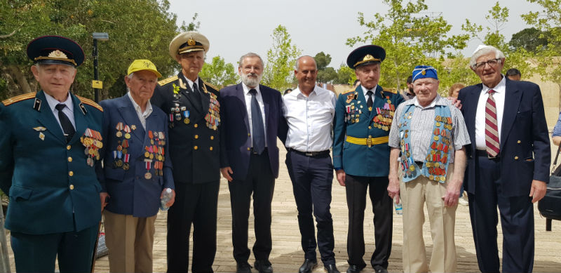 עמותה לקידום יהדות רומניה מרכינה ראש ומתייחדת עם זכרם של הנופלים – נזכור את כולם!